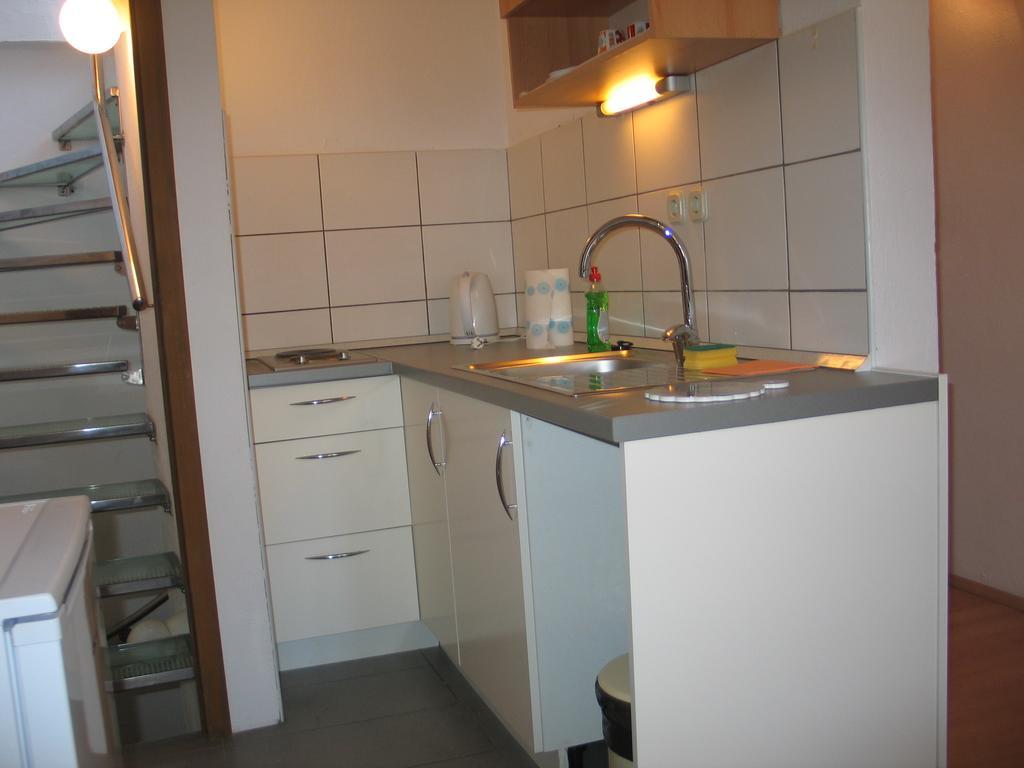 Apartments Mime - Small House Vodice Esterno foto