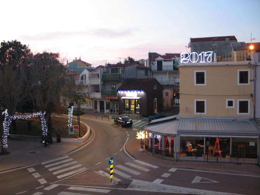 Apartments Mime - Small House Vodice Esterno foto