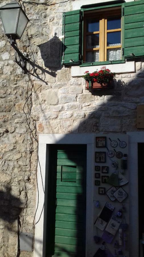 Apartments Mime - Small House Vodice Esterno foto