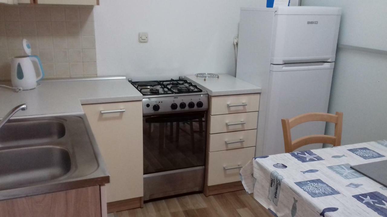 Apartments Mime - Small House Vodice Esterno foto
