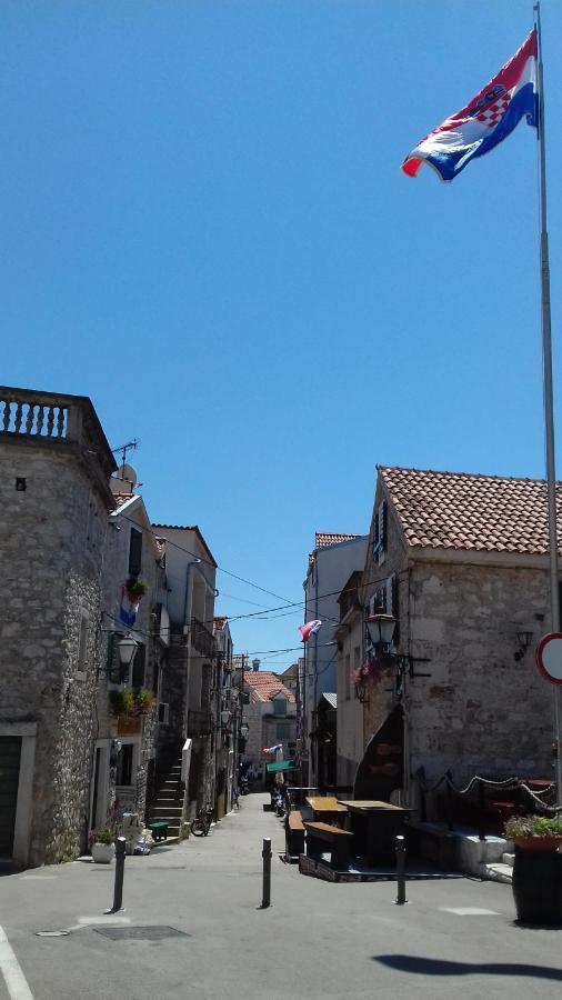 Apartments Mime - Small House Vodice Esterno foto